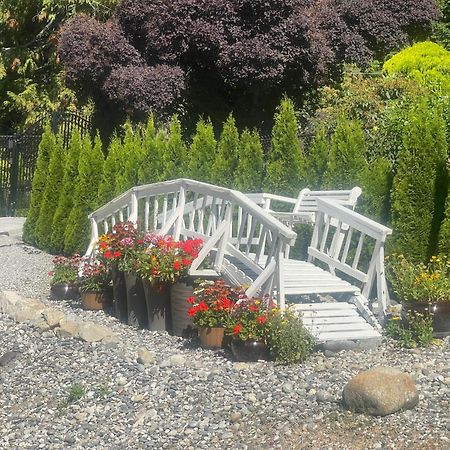 Villa Garden Bridge House Sechelt Exterior foto