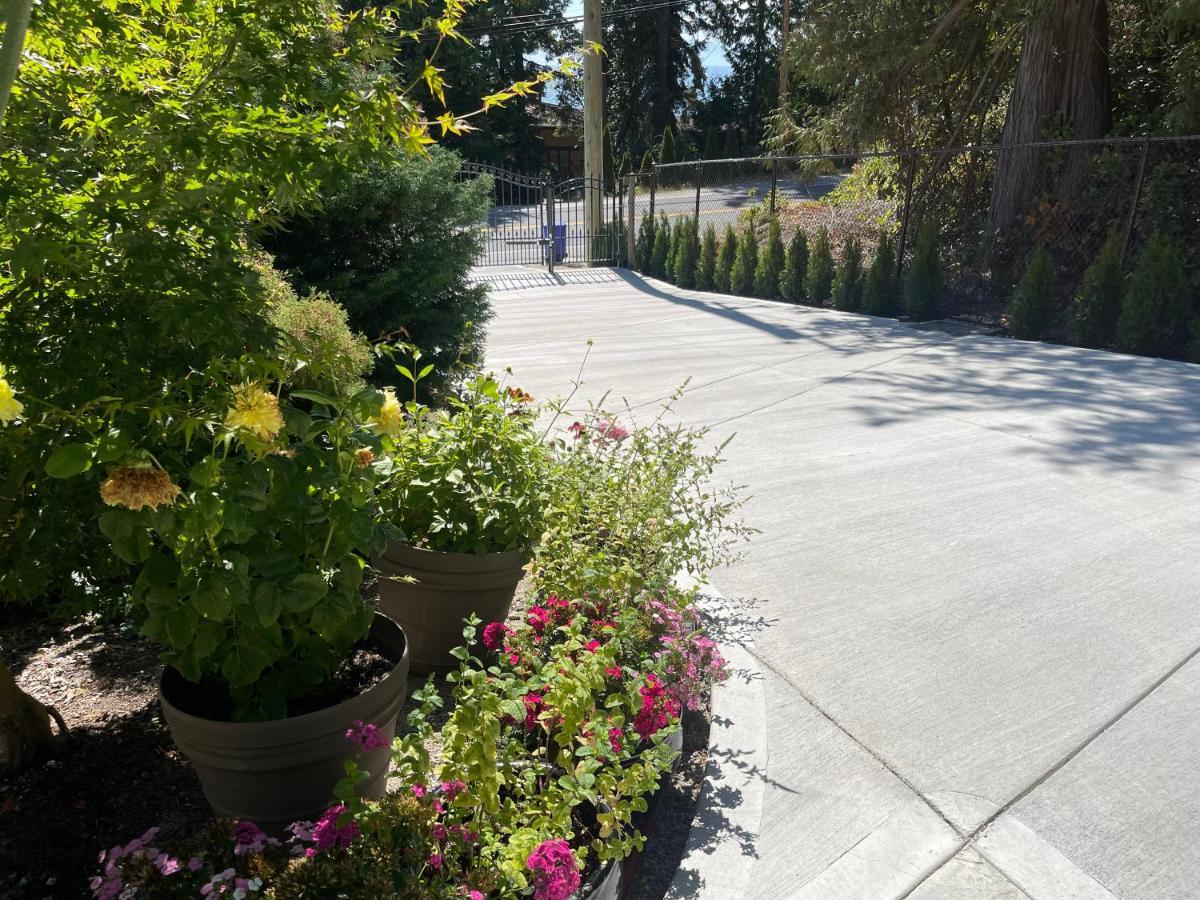Villa Garden Bridge House Sechelt Exterior foto