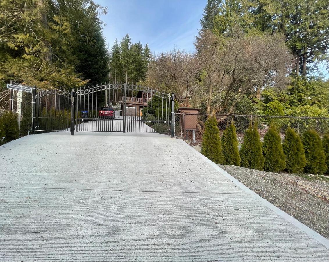 Villa Garden Bridge House Sechelt Exterior foto