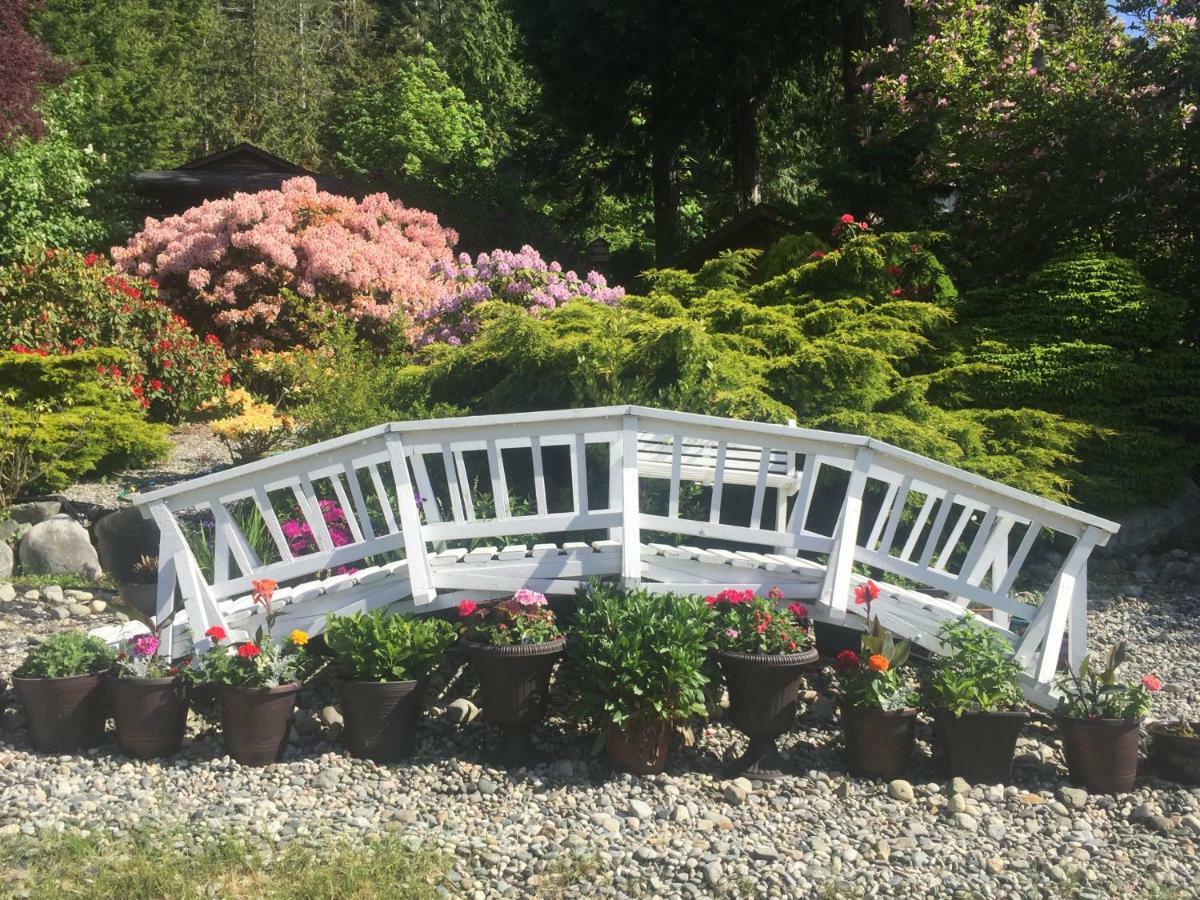 Villa Garden Bridge House Sechelt Exterior foto